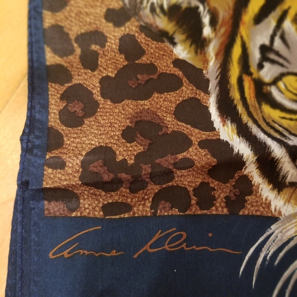 Vintage Anne Klein Silk Big Cat Print Tiger Scarf - Picture 4 of 7